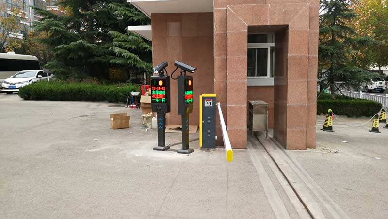 車牌識別停車場系統多少錢？北京停車場系統價格表展現_凱源恒潤北京停車場安裝施工工