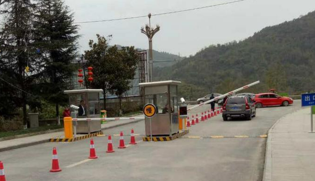 北京購物中心收費停車場車牌識別找凱源恒潤北京監控安裝工程公司，從停車場收費軟件功